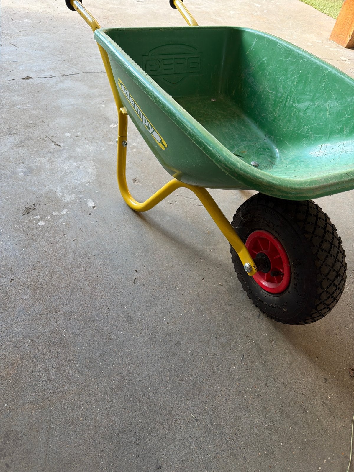 Berg dempy kinder  kruiwagen - Gebruikt, maar functioneel, Tuin en Terras, Ophalen of Verzenden, Gebruikt, Handmatig, Eenwielig