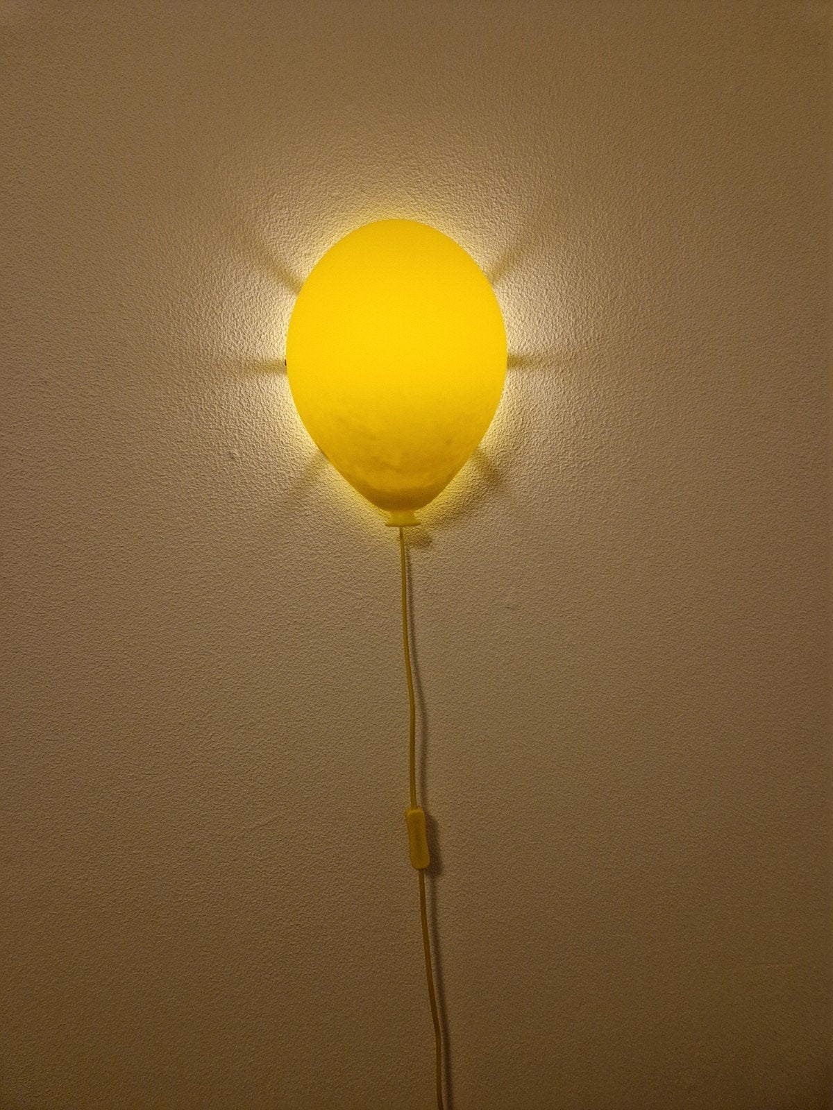 IKEA Wandlamp Gele Ballon - Speelse Verlichting, Kunststof, IKEA, Overige fittingen, Ophalen of Verzenden
