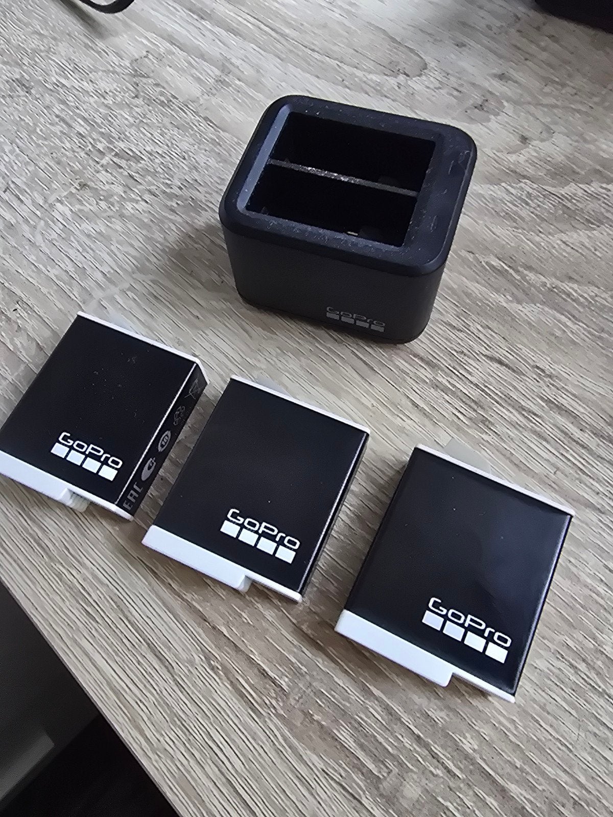 3x GoPro Enduro Accu's en Dubbele Oplader, Audio, Tv en Foto, Fotografie | Accu's en Batterijen, Zo goed als nieuw, Batterij, Overige merken