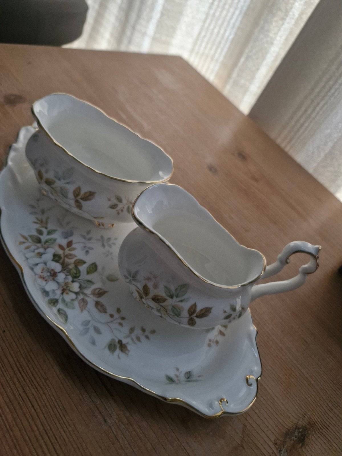 Royal Albert Haworth Melk en Suiker Set met Dienblad, Antiek en Kunst, Antiek | Porselein, Ophalen