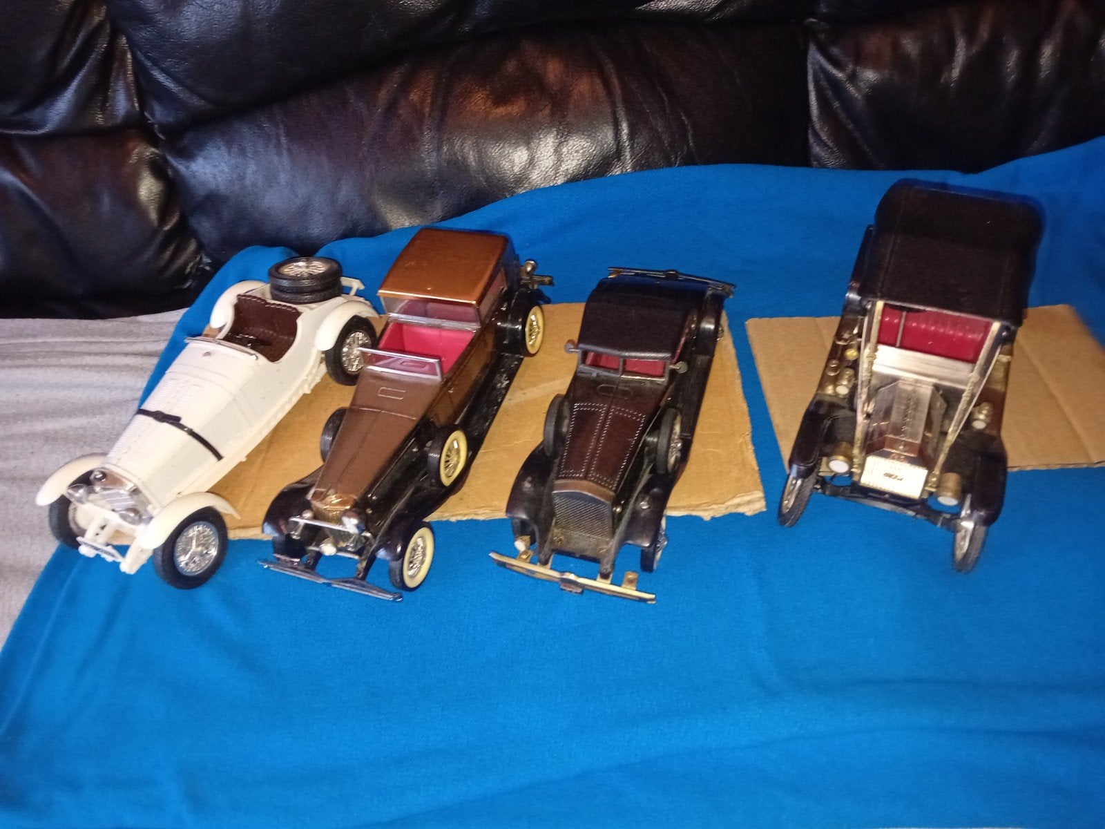 DIVERSE OLDTIMERS UIT DE JAREN  30'--40 SCHAAL 1:18, Ophalen of Verzenden, Zo goed als nieuw, Auto, Overige merken