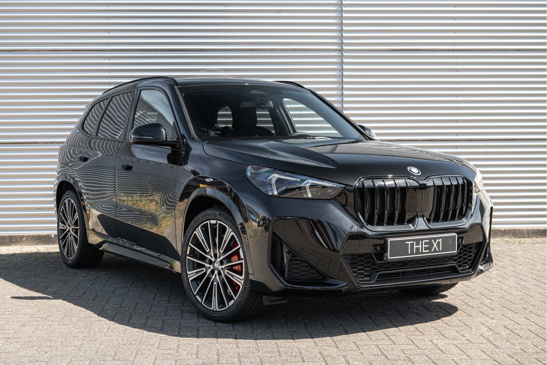 BMW X1 xDrive25e M Sport Automaat / Panoramadak / Trekhaak /, Auto's, Dealer onderhouden, Zwart, Zwart, Bedrijf