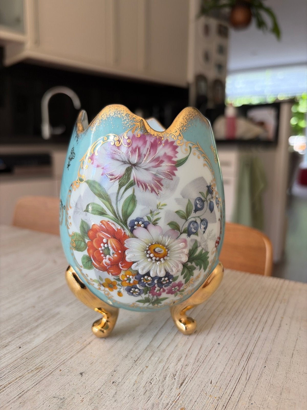 Limoges Porseleinen Sier Ei met Bloemmotief en Gouden Detail, Ophalen of Verzenden