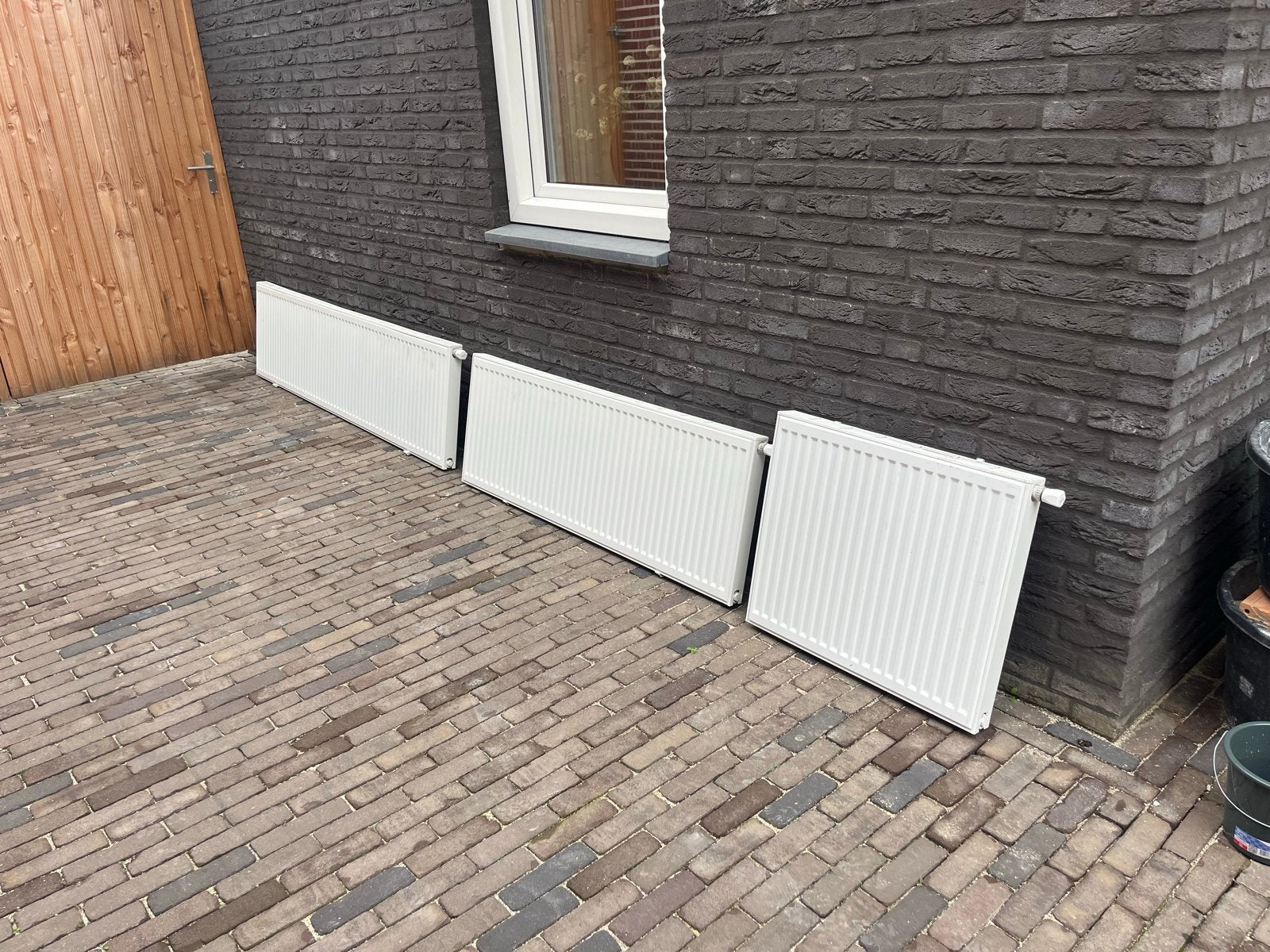 3 Radiatoren inclusief montagebeugels, Doe-het-zelf en Verbouw, Ophalen, 30 tot 80 cm, Gebruikt, Radiator