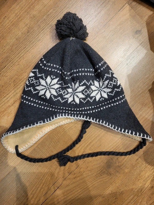 Muts - Leuke wollen muts met zachte binnenkant, Kinderen en Baby's, Jongen of Meisje, Ophalen of Verzenden, Zo goed als nieuw