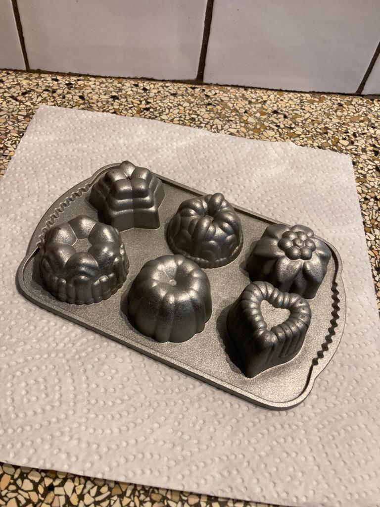 Metalen bakvorm bonbons, Ophalen of Verzenden, Zo goed als nieuw, Taarten, Bakvorm
