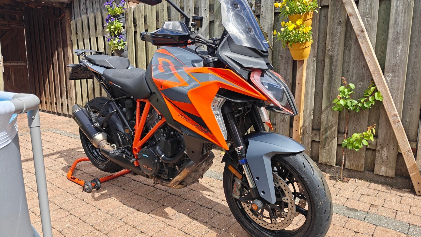 KTM Superduke GT - 2023 bomvol opties, Motoren, 2 cilinders, Handvatverwarming, Particulier, Meer dan 35 kW