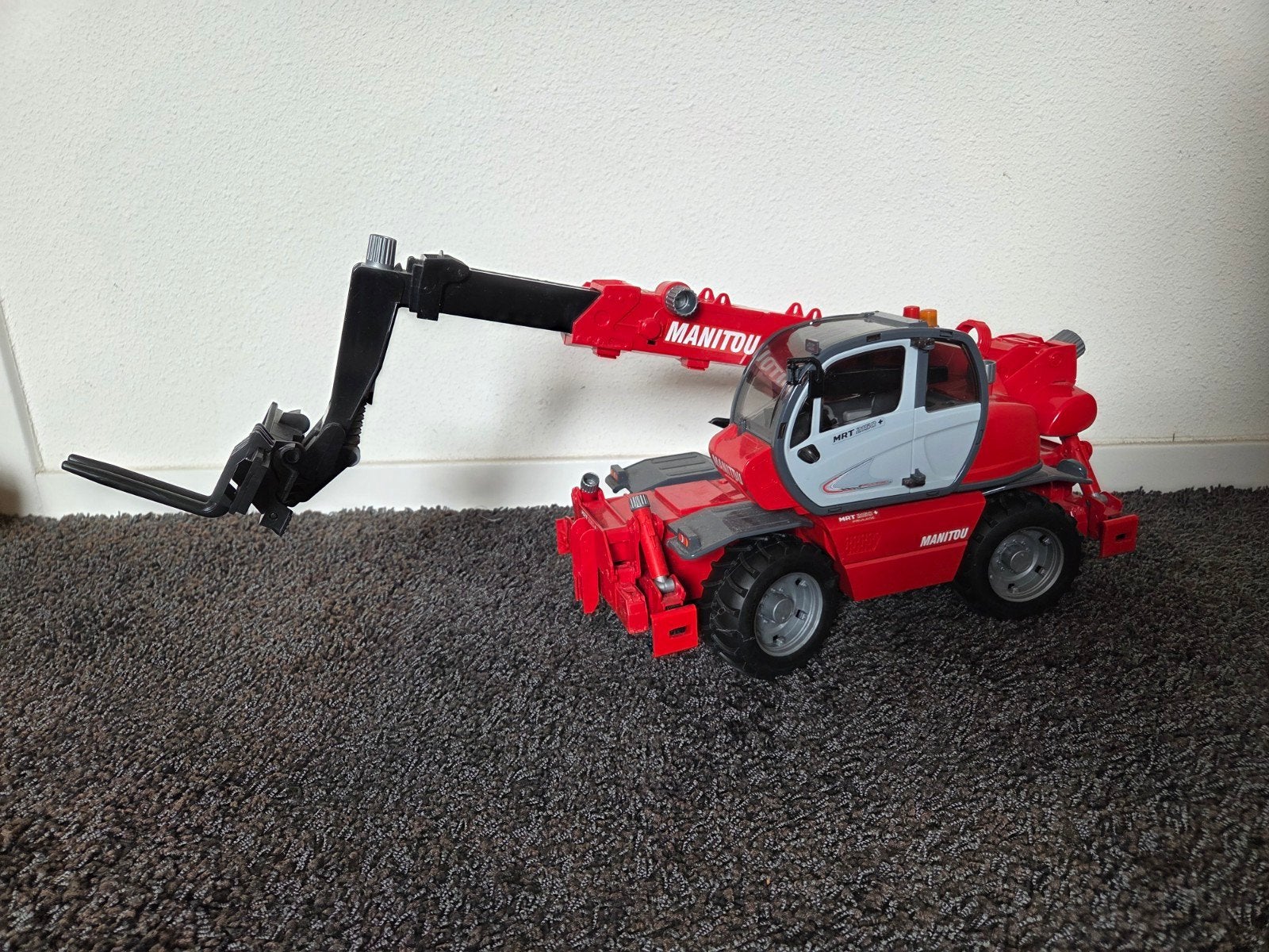 Bruder Manitou verreiker met doos, Ophalen of Verzenden, Zo goed als nieuw