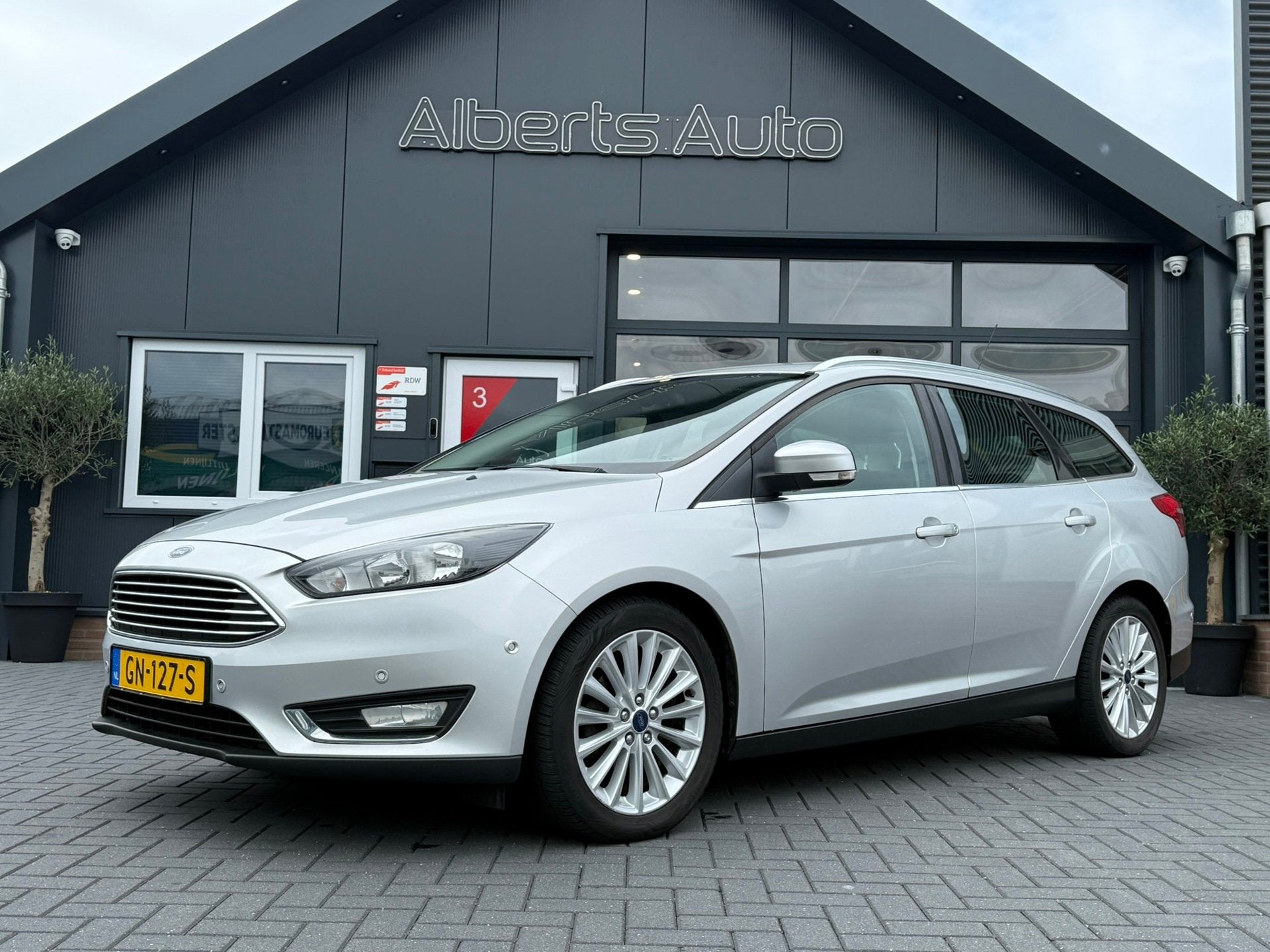 Ford Focus Wagon 1.5 TDCI Titanium Edition | NAVI | CLIMA |, Auto's, Ford, Gebruikt, 4 cilinders, Leder en Stof, Origineel Nederlands
