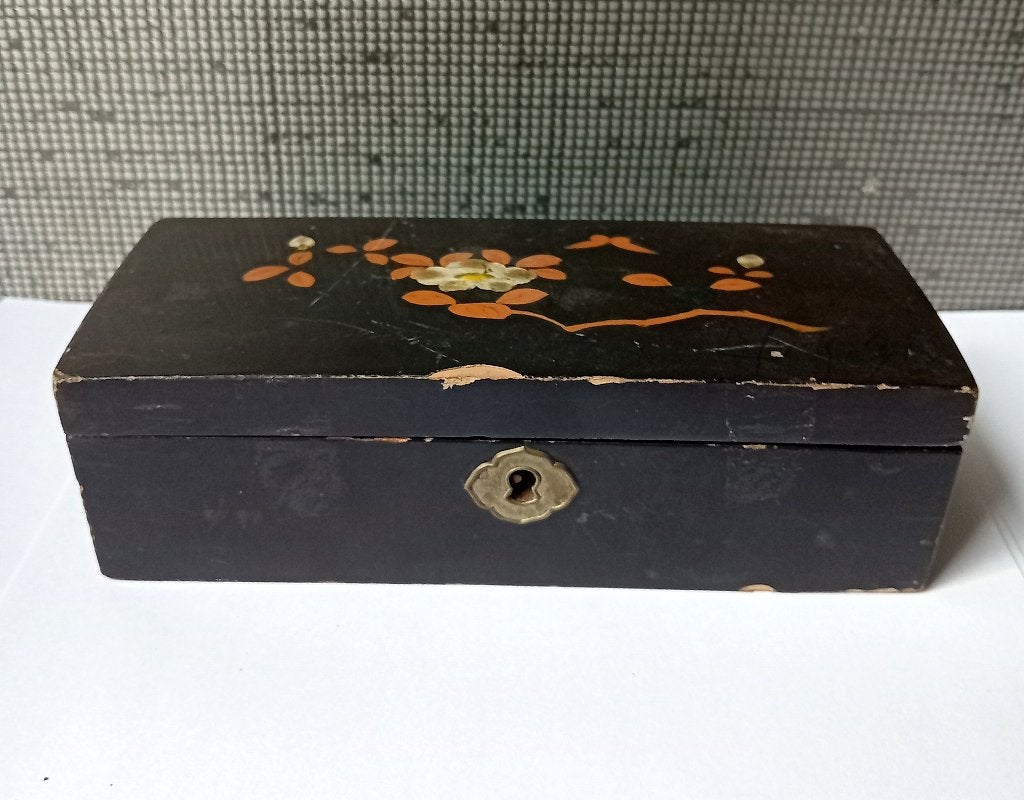 antiek lakdoos uit japan met verfijne details, Antiek en Kunst, Curiosa en Brocante, Verzenden