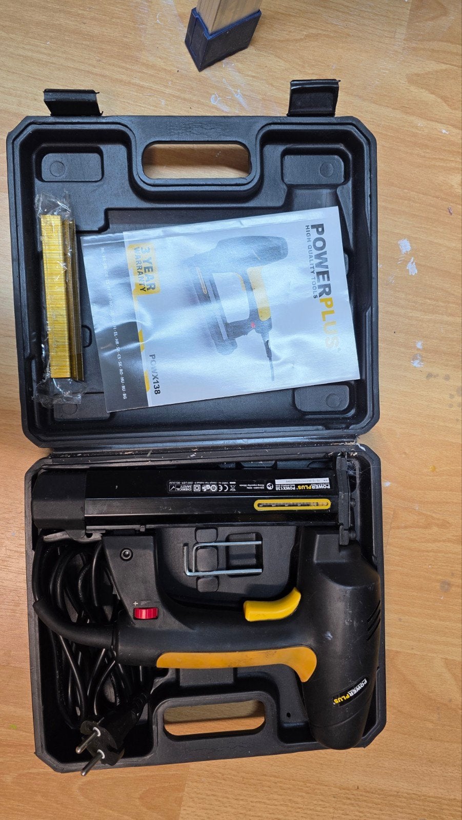 Powerplus POWX138 Elektrische tacker/nietmachine, Ophalen of Verzenden, Zo goed als nieuw