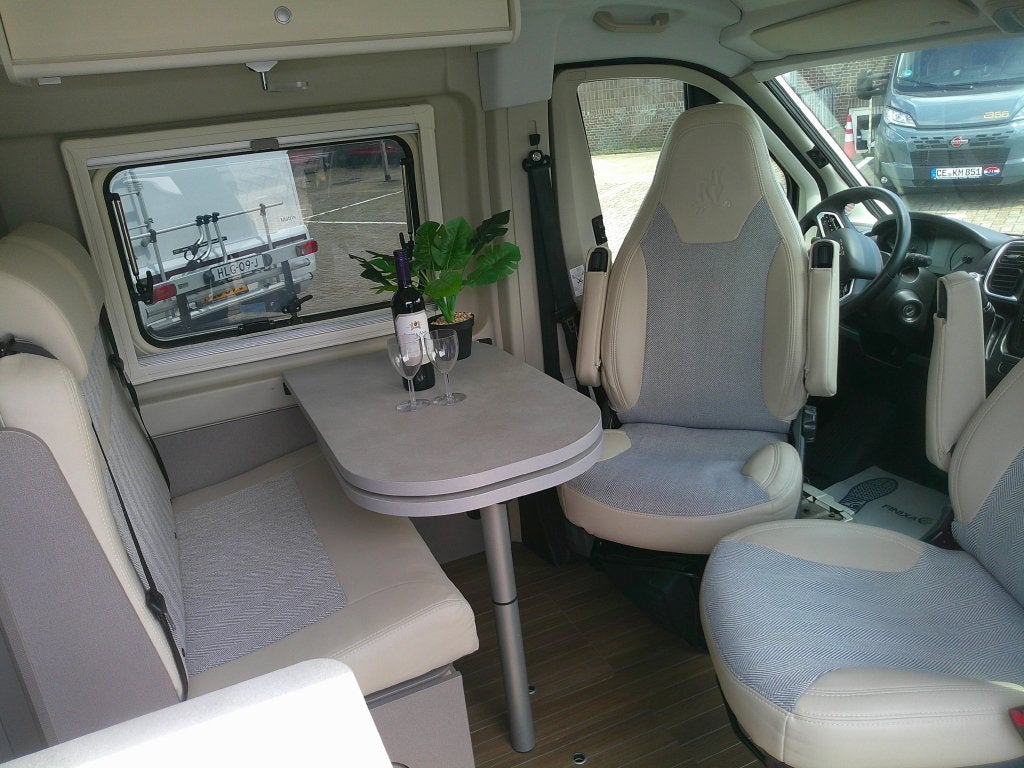 Etrusco CV 640 SB Plus te koop na huurperiode, Caravans en Kamperen, Campers, Automaat, Luifel, Buscamper of Camperbus, Ringverwarming