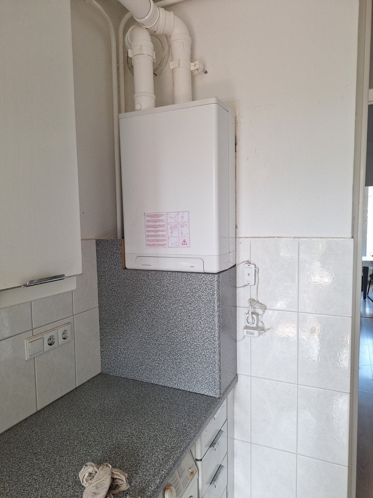 Installatie van cv-ketels en verwarmingssystemen.