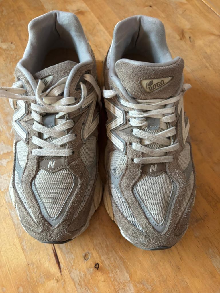 New balance 9060 maat 43, Kleding | Dames, Schoenen, Beige, Ophalen of Verzenden, Sneakers of Gympen, Gedragen