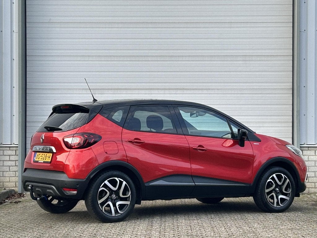 Renault Captur 0.9 TCe Bose / Afneembare Trekhaak / Achterui, Voorwielaandrijving, 898 cc, Stof, Gebruikt