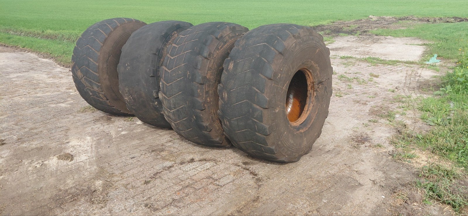 michelin xs 24 r20.5, Ophalen