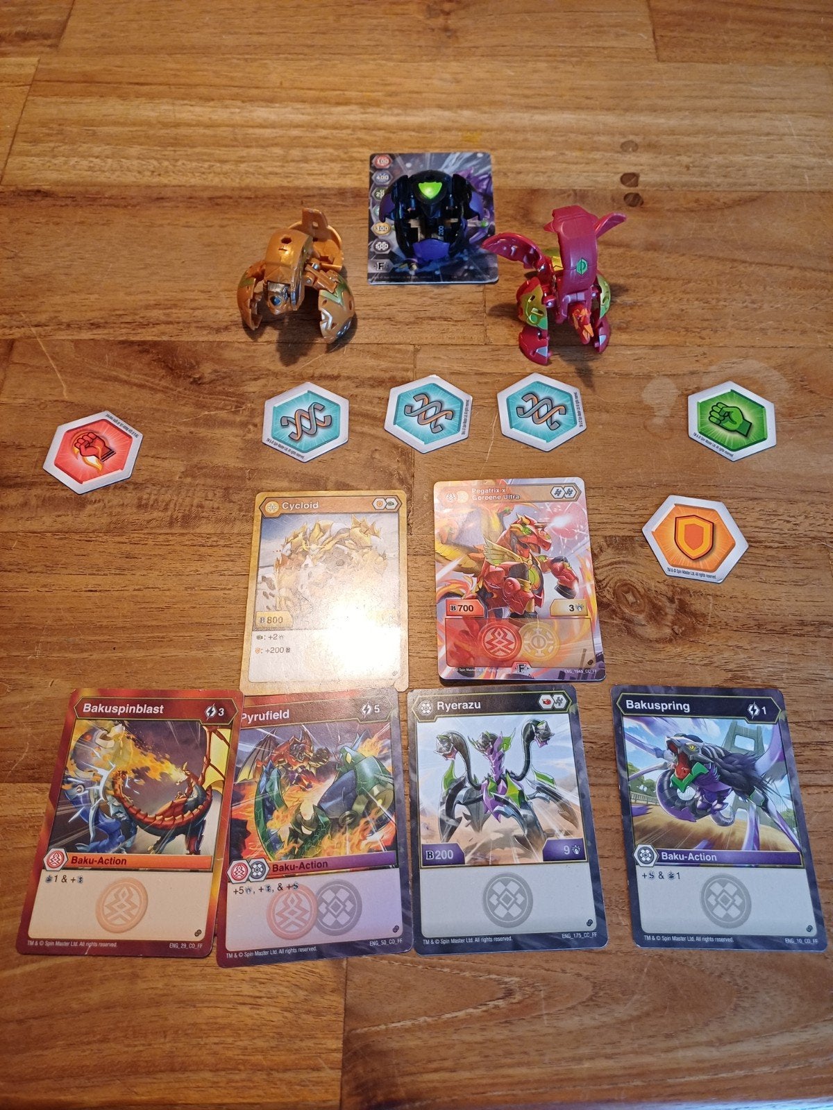Bakugan set met figuren, kaarten en BakuCores, Ophalen