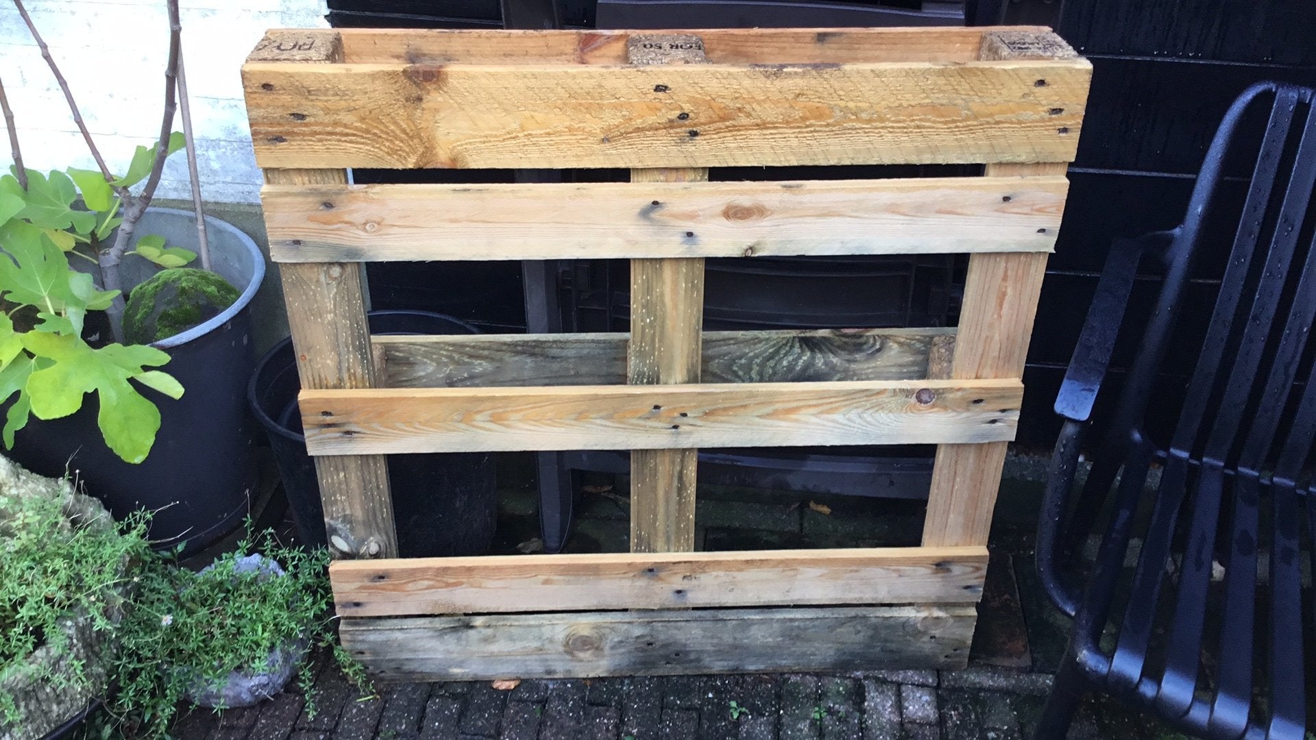 Gratis pallet,80x80 cm, kachel hout,ophalen, Ophalen, Zo goed als nieuw, 50 mm of meer, Pallet