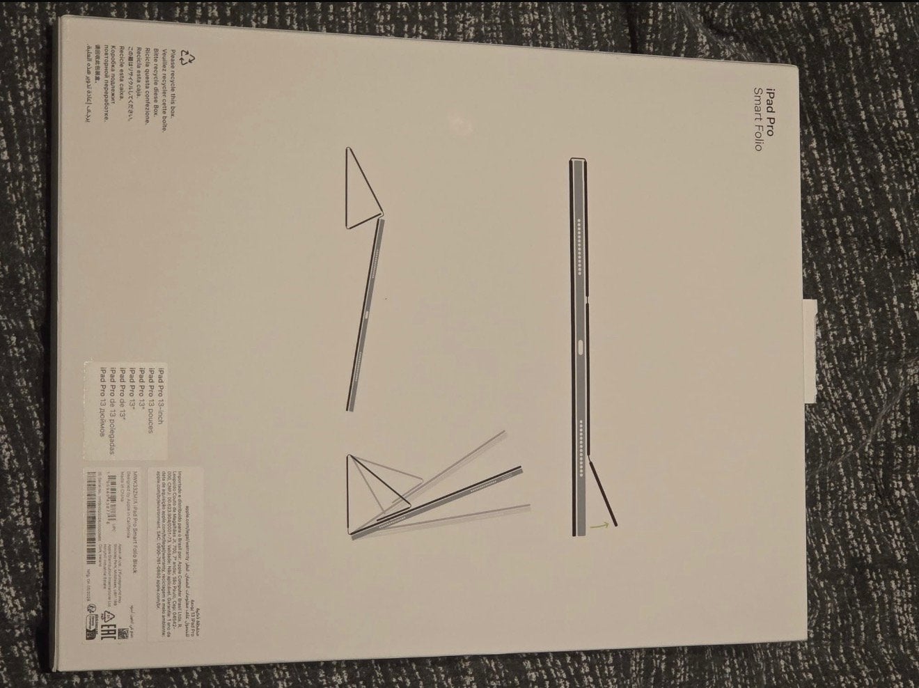 Foto 3 van Nieuwe Apple iPad Pro Smart Folio 13 inch (ongeopend)