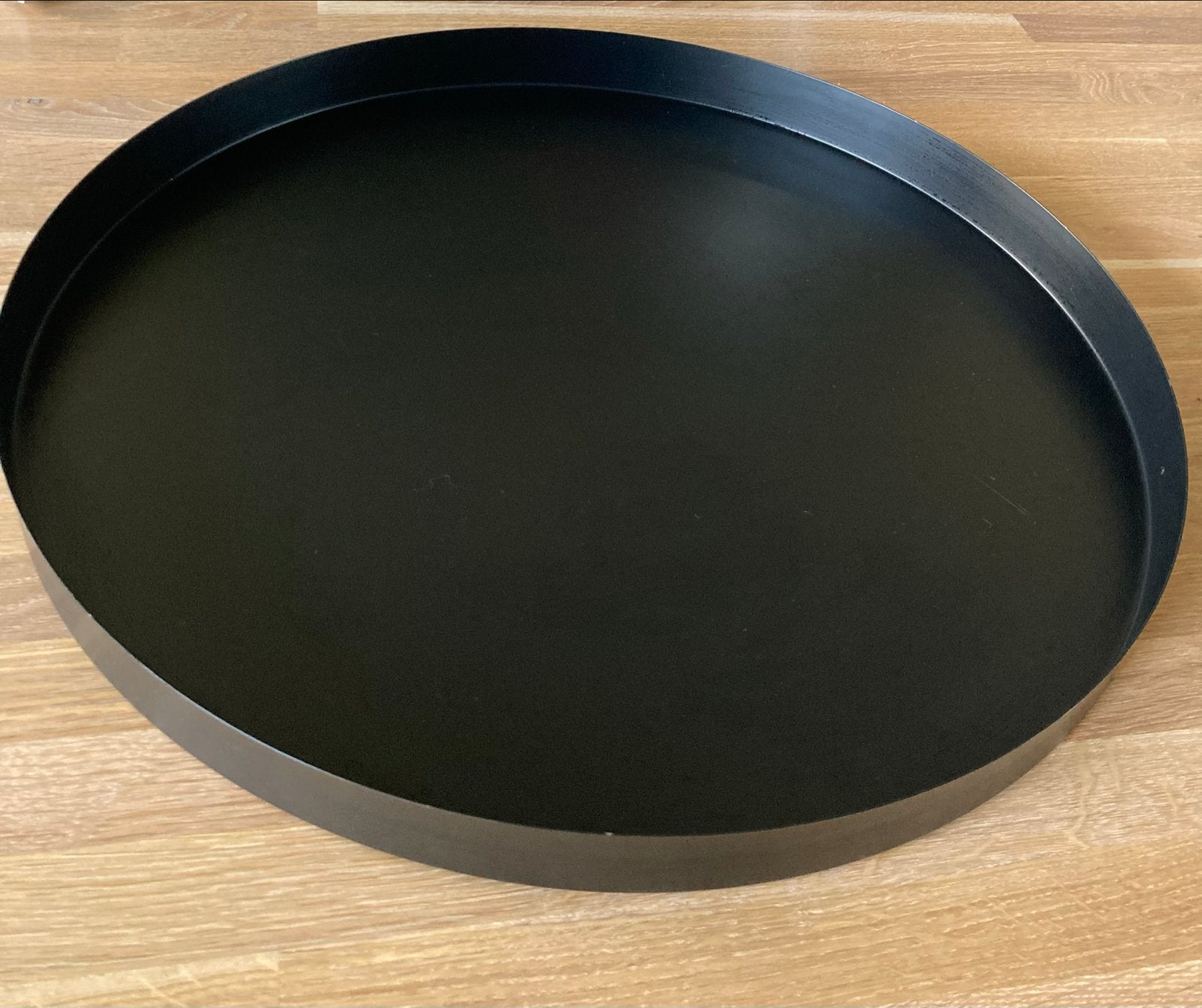 Zwart metalen dienblad - 52cm doorsnee, Ophalen, Met opstaande rand, Rond, Zo goed als nieuw