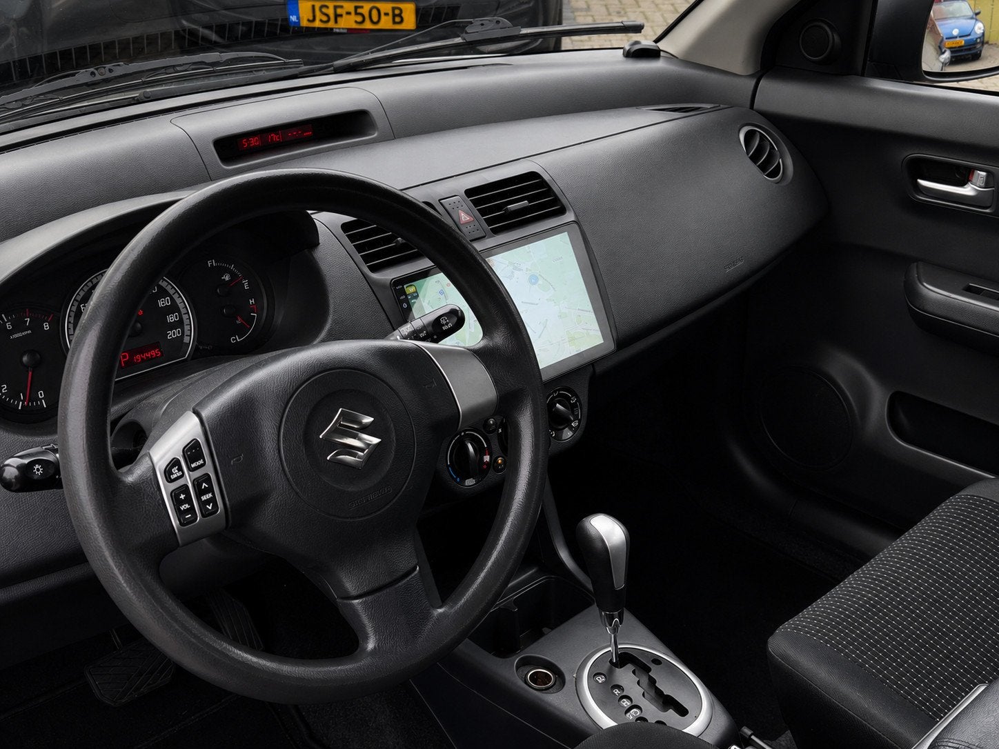 Suzuki Swift 1.5 Black Exclusive Aut Keyless Carplay Airco, Auto's, Suzuki, Stof, Gebruikt, 4 cilinders, Met garantie (alle)