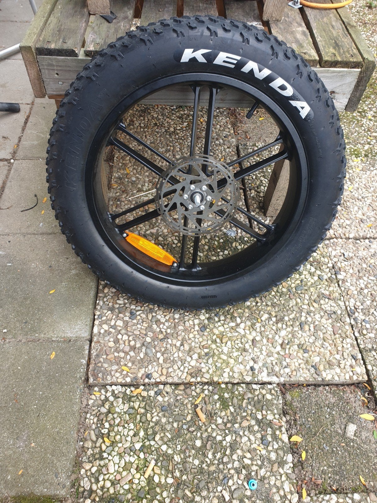 v20 voorwiel zgn, Motoren, Ophalen
