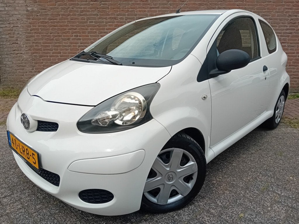 Toyota AYGO Access *AIRCO*WEINIG KMS*NAP*BEURT NW*APK NW*, Gebruikt, Huisgarantie, Met garantie (alle), 4 stoelen