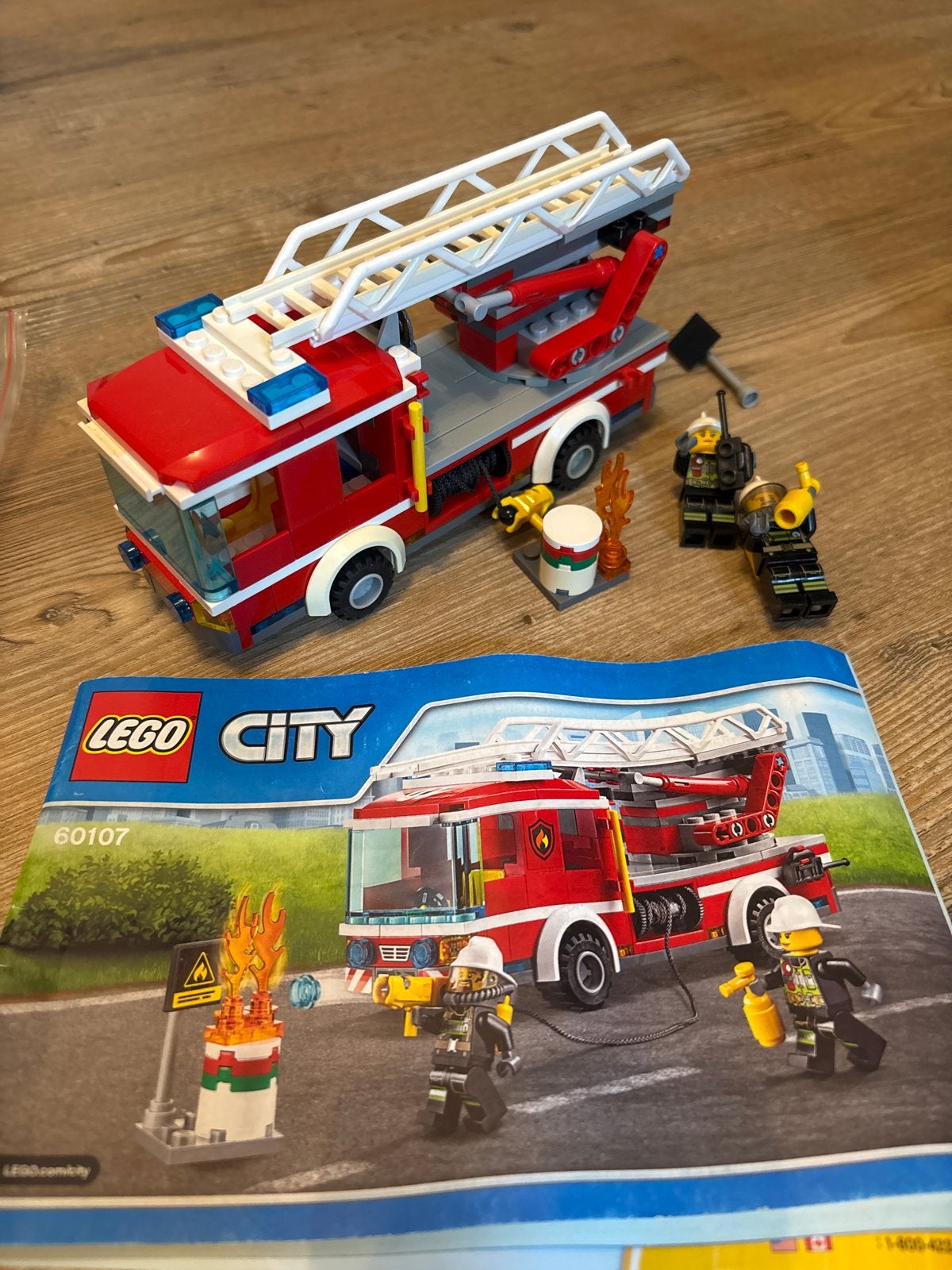 Lego City Brandweerwagen 60107 met minifiguren, Lego, Ophalen of Verzenden, Compleet, Complete set