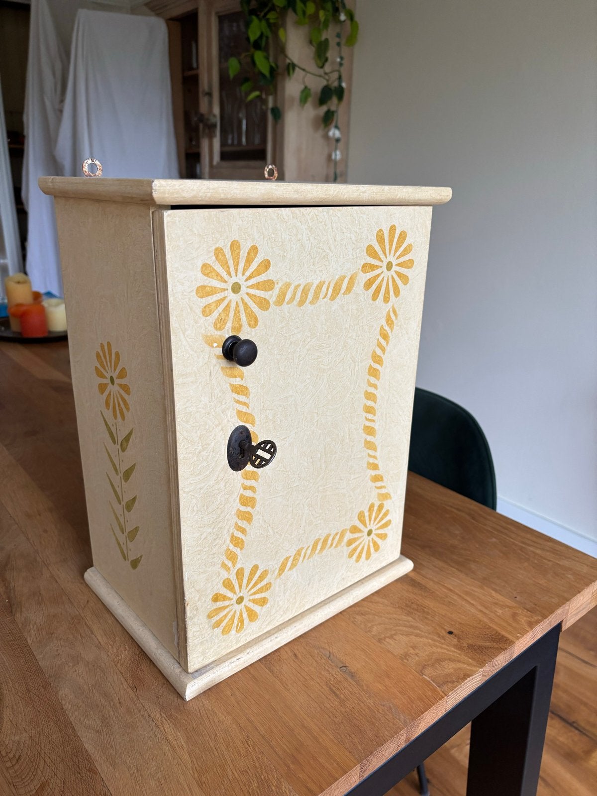 Houten Medicijnkastje met Bloemenprint - 42x30x22cm, Ophalen, Gebruikt
