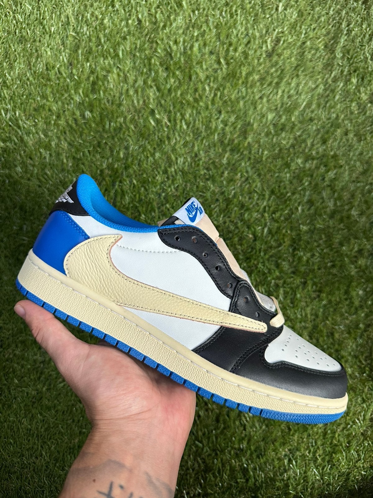 Nike Jordan 1 Low x Travis Scott x Fragment | Maat 43, Blauw, Nieuw, Ophalen of Verzenden, Sneakers of Gympen