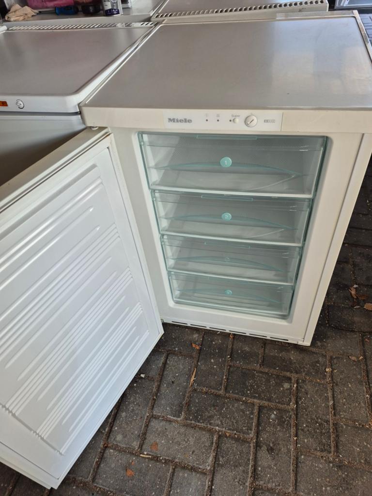 Leuke miele tafelmodel vrieskast 4 laden A+, Ophalen, Gebruikt, Wit