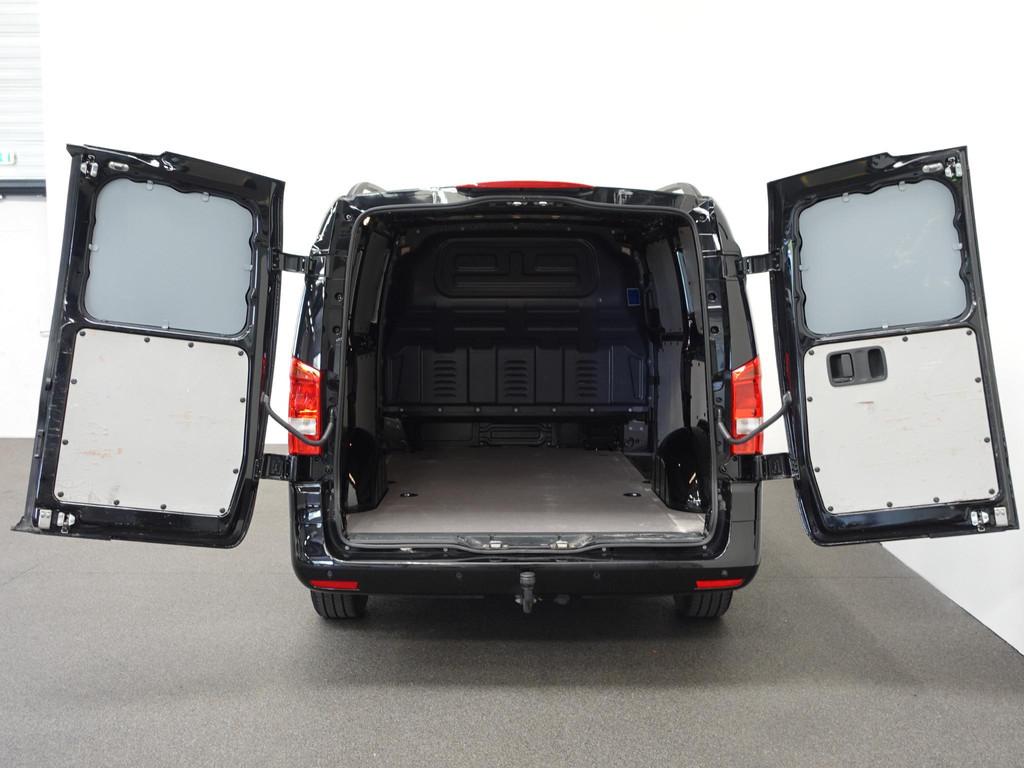 Mercedes-Benz Vito 114 CDI Automaat L2H1 Lang Navigatie Came, Auto's, Gebruikt, Euro 6, 2500 kg, Zwart
