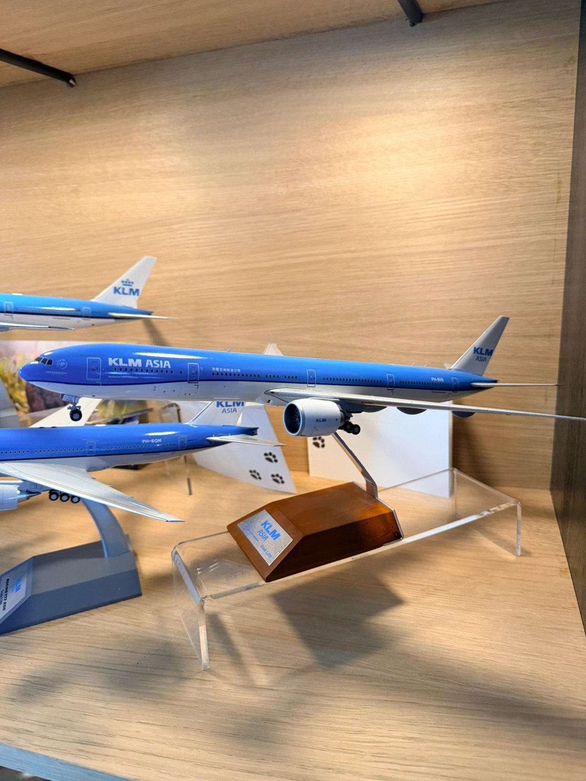 KLM Asia Boeing 777-300ER PH-BVB – JC Wings – 1:200, Verzamelen, Ophalen of Verzenden, Zo goed als nieuw, Schaalmodel