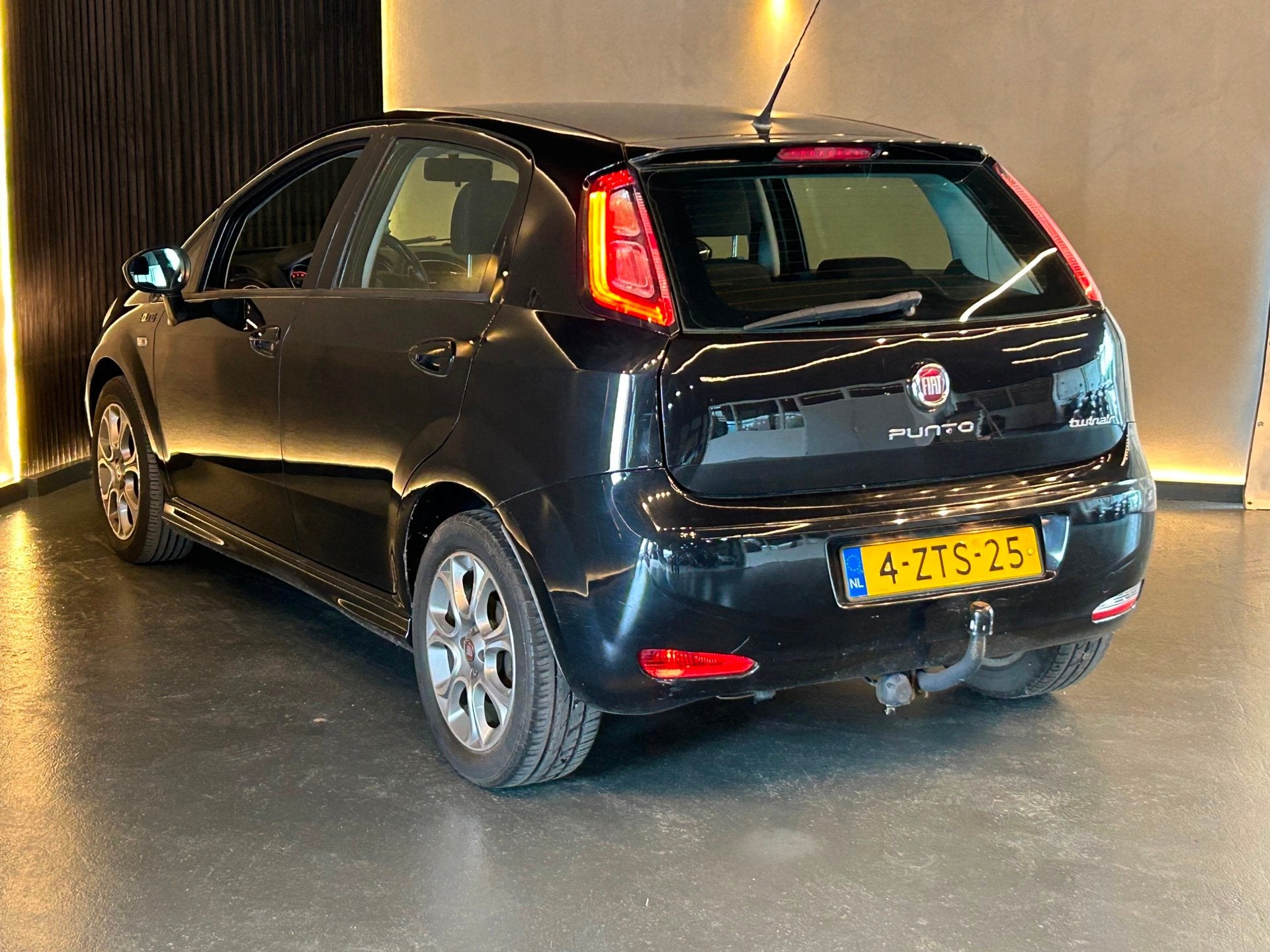 Fiat Punto Evo 0.9 TwinAir Young|NAP|2E EIG|TREKHAAK|AIRCO|A, Auto's, Voorwielaandrijving, 101 pk, Gebruikt, Euro 6