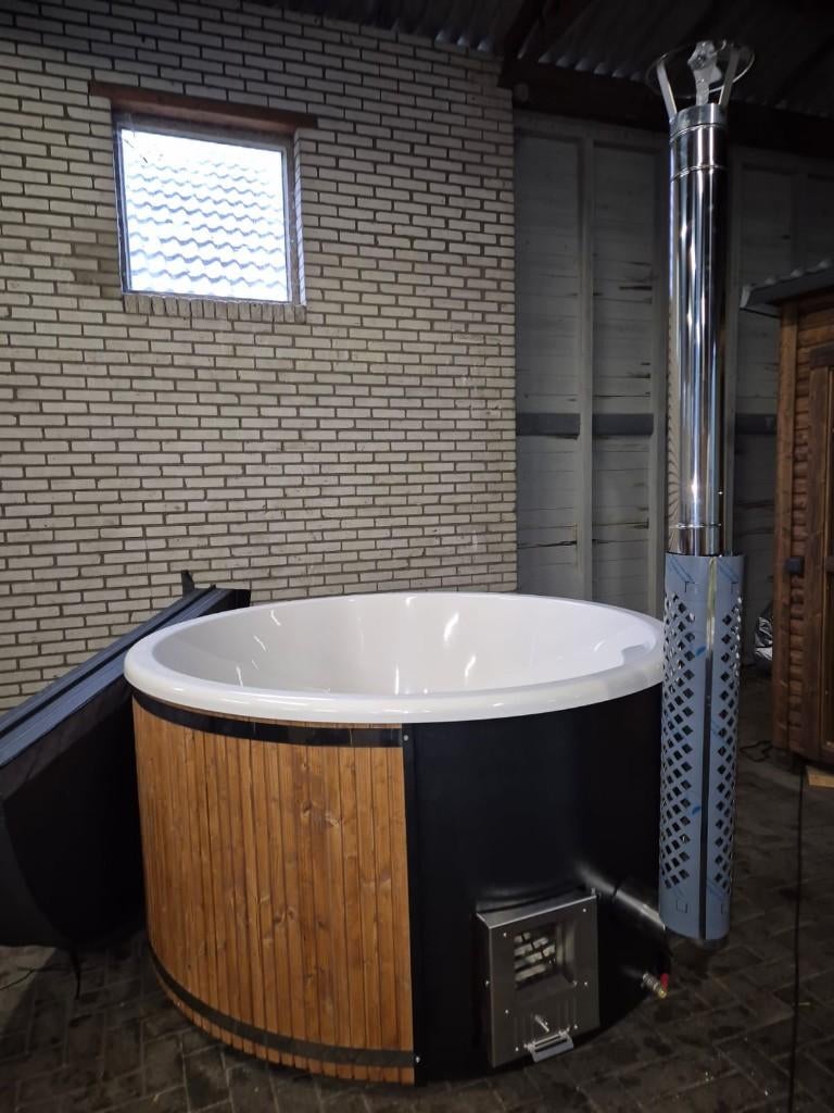 Hottub Houtgestook nog 1 uit voorraad leverbaar, Ophalen of Verzenden, Nieuw, Trap