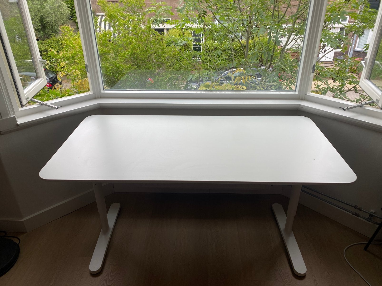 Ruim IKEA Bekant bureau (160 x 80 cm) - al gedemonteerd, Ophalen, 160 cm, Gebruikt, Spaanplaat of MDF