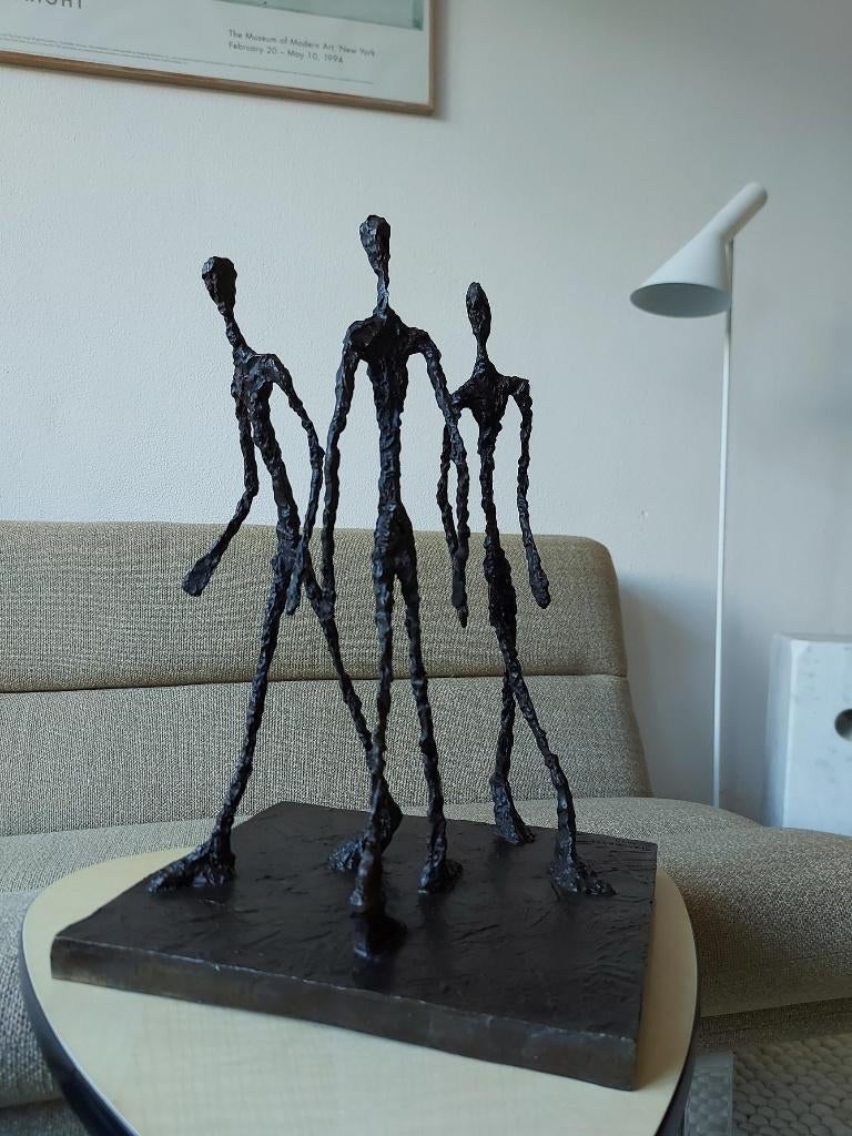 Groot Bronzen Beeld naar Giacometti Three Men Walking , Antiek en Kunst, Kunst | Beelden en Houtsnijwerken, Ophalen of Verzenden