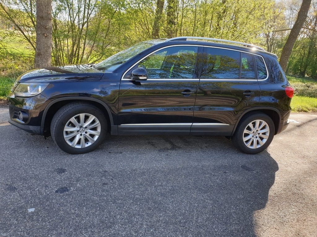 V W Tiguan, Auto's, Voorwielaandrijving, 2000 kg, Zwart, Overige kleuren