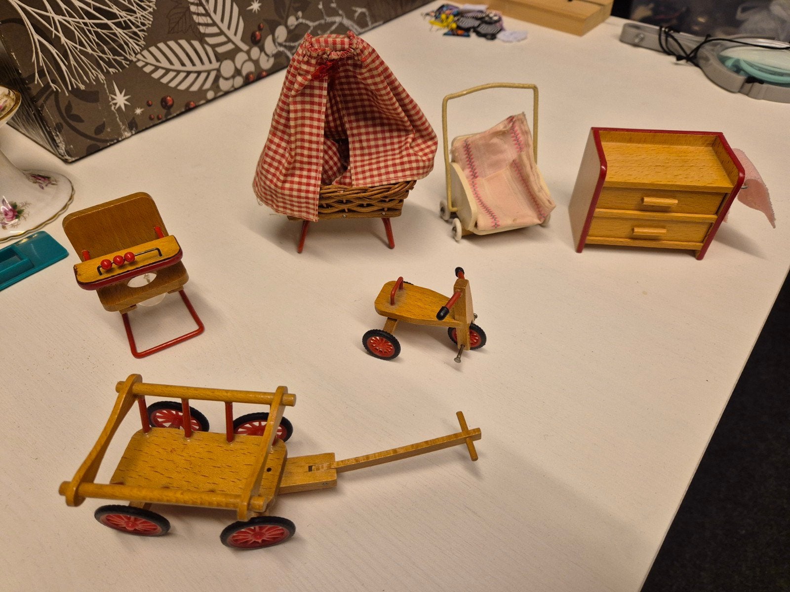 Vintage houten poppenhuis miniaturen jaren 50/60 | Set, Ophalen of Verzenden, Zo goed als nieuw, Poppenhuis