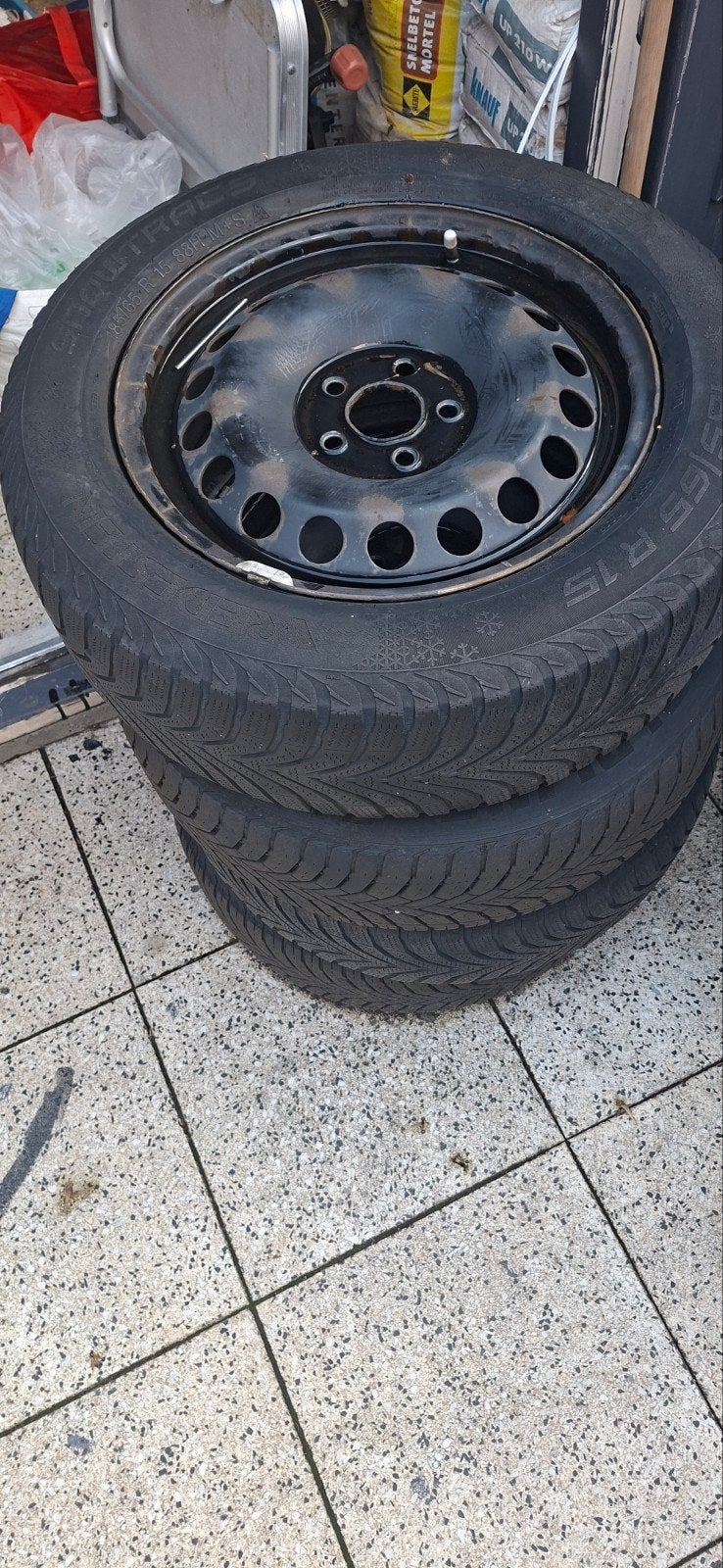 Winterbanden met velgen - 15 inch 4 stuks, Gebruikt, 15 inch, Banden en Velgen, Personenwagen