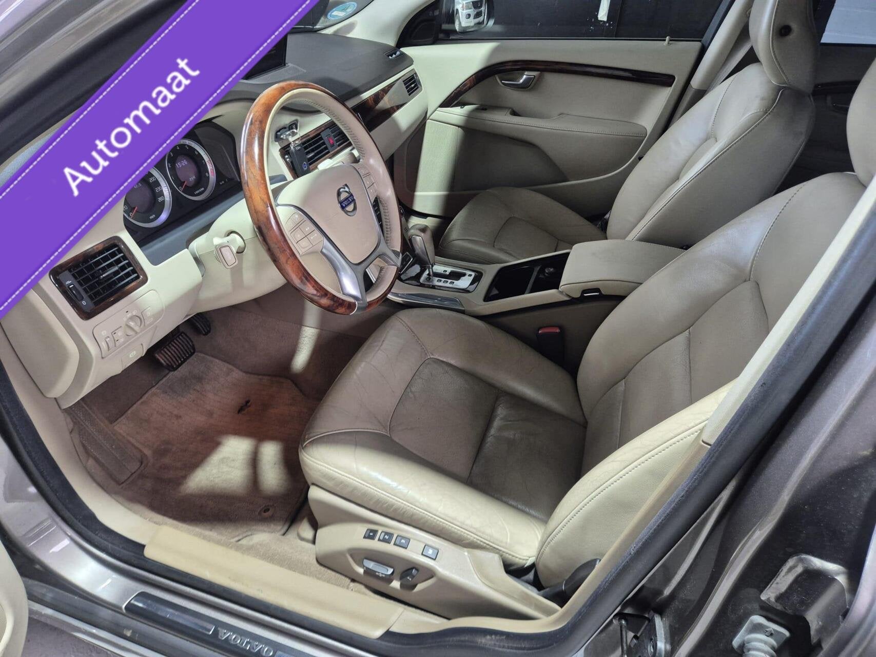 Volvo V70 2.0T Momentum/1e Eig/203 PK/Leer/Navi/Xenon/Bomvol, Auto's, Gebruikt, 4 cilinders, 1558 kg, 203 pk