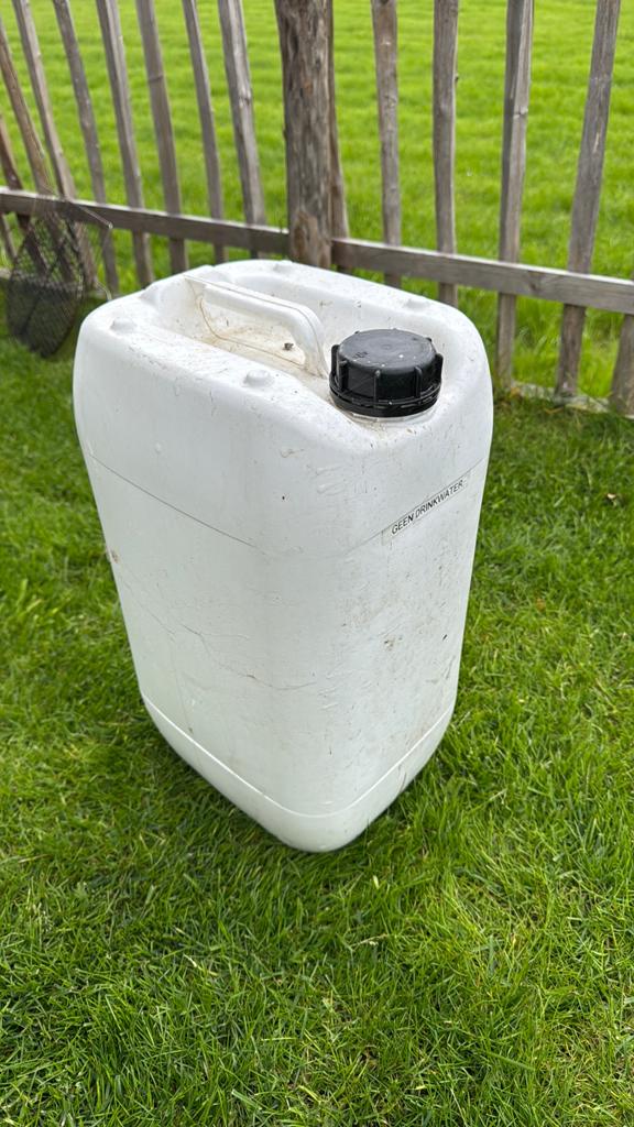 Jerrycan, Minder dan 75 liter, Ophalen of Verzenden, Zo goed als nieuw