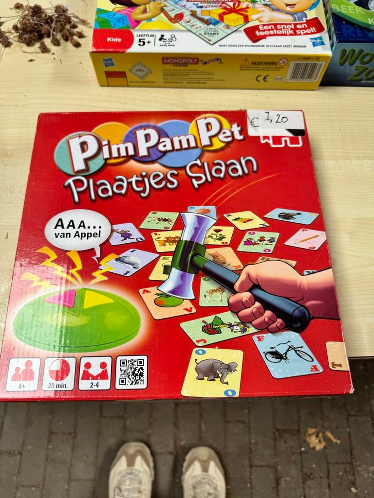 Pim Pam Pet Plaatjes Slaan - Leuk familiespel, Drie of vier spelers, Ophalen of Verzenden, Gebruikt