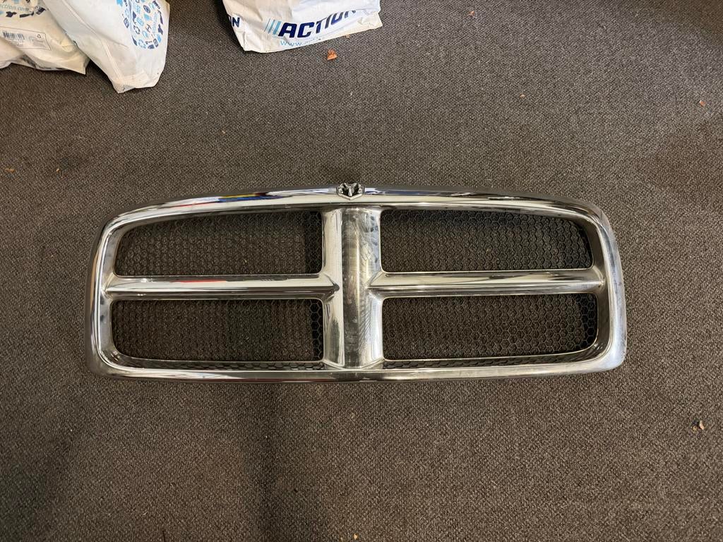 Grill Dodge Ram 1500 2005 chroom, Auto-onderdelen, Carrosserie en Plaatwerk, Ophalen, Gebruikt, Voor, Dodge