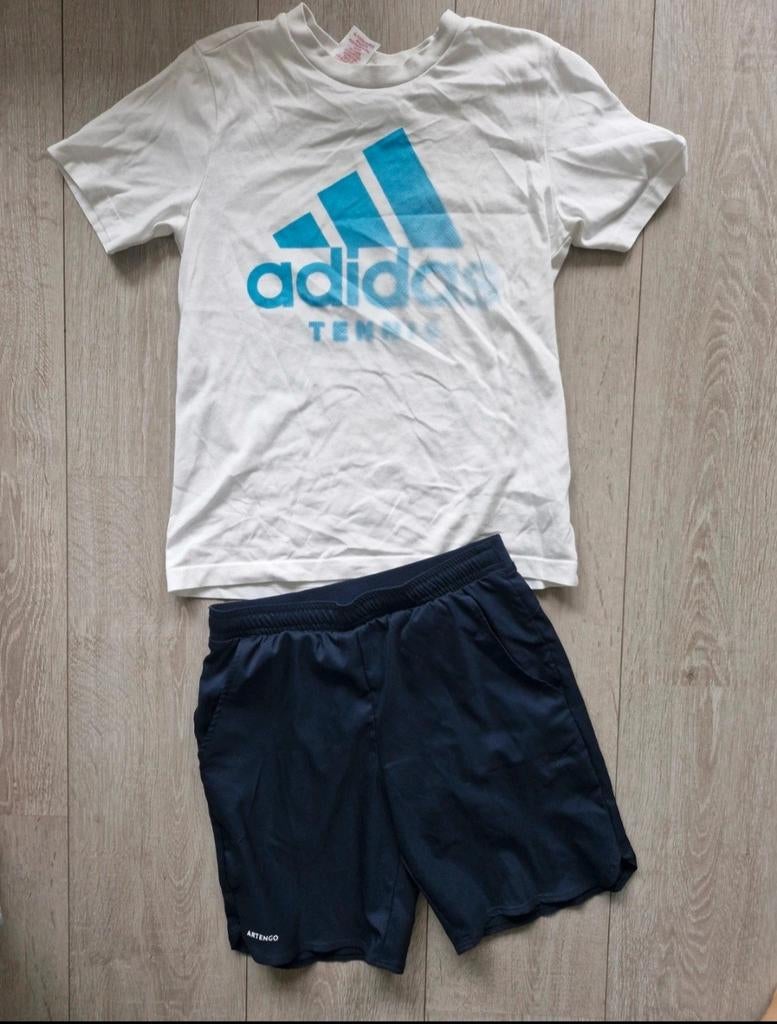 Adidas tennis shirt en Decathlon broek maat 152, Sport en Fitness, Tennis, Ophalen of Verzenden, Gebruikt, Kleding, Adidas