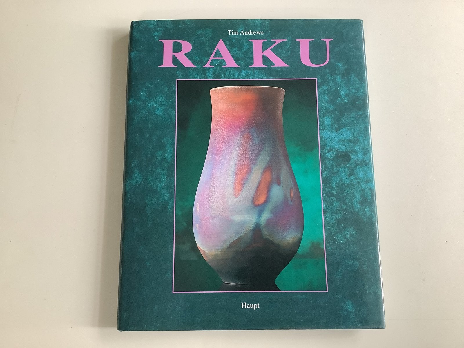 Raku: Geschiedenis, technieken en hedendaagse scherf, Ophalen of Verzenden, Gelezen, Overige onderwerpen