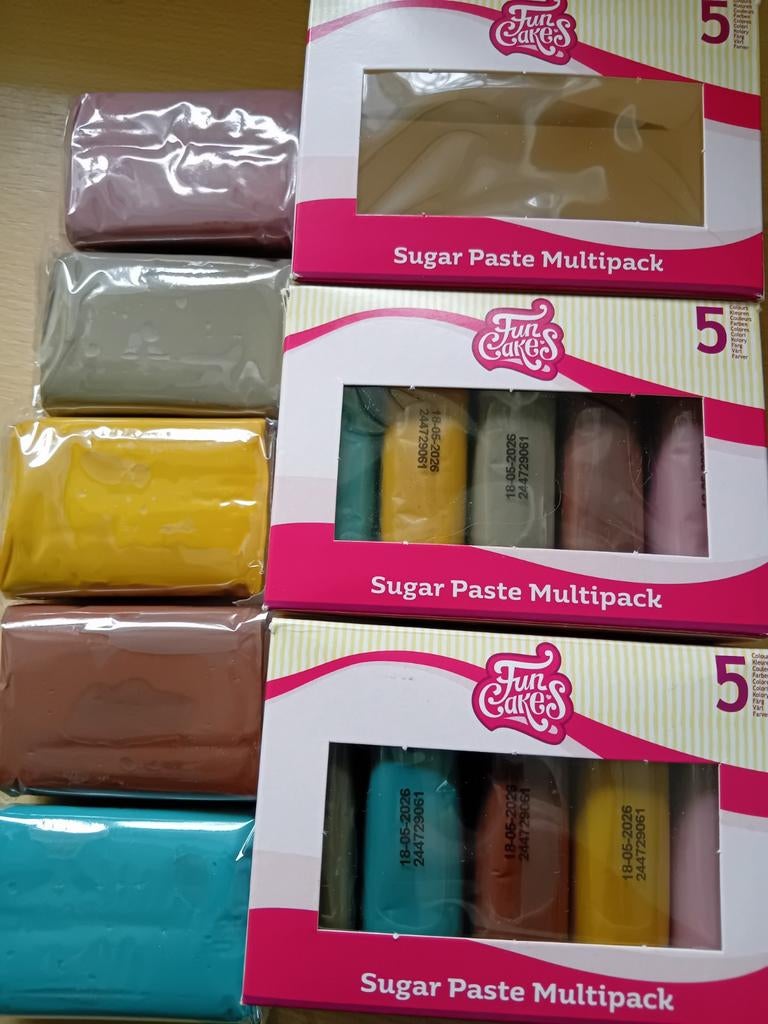 3 doosjes FunCakes Sugar Paste, Ophalen of Verzenden, Nieuw, Versiering