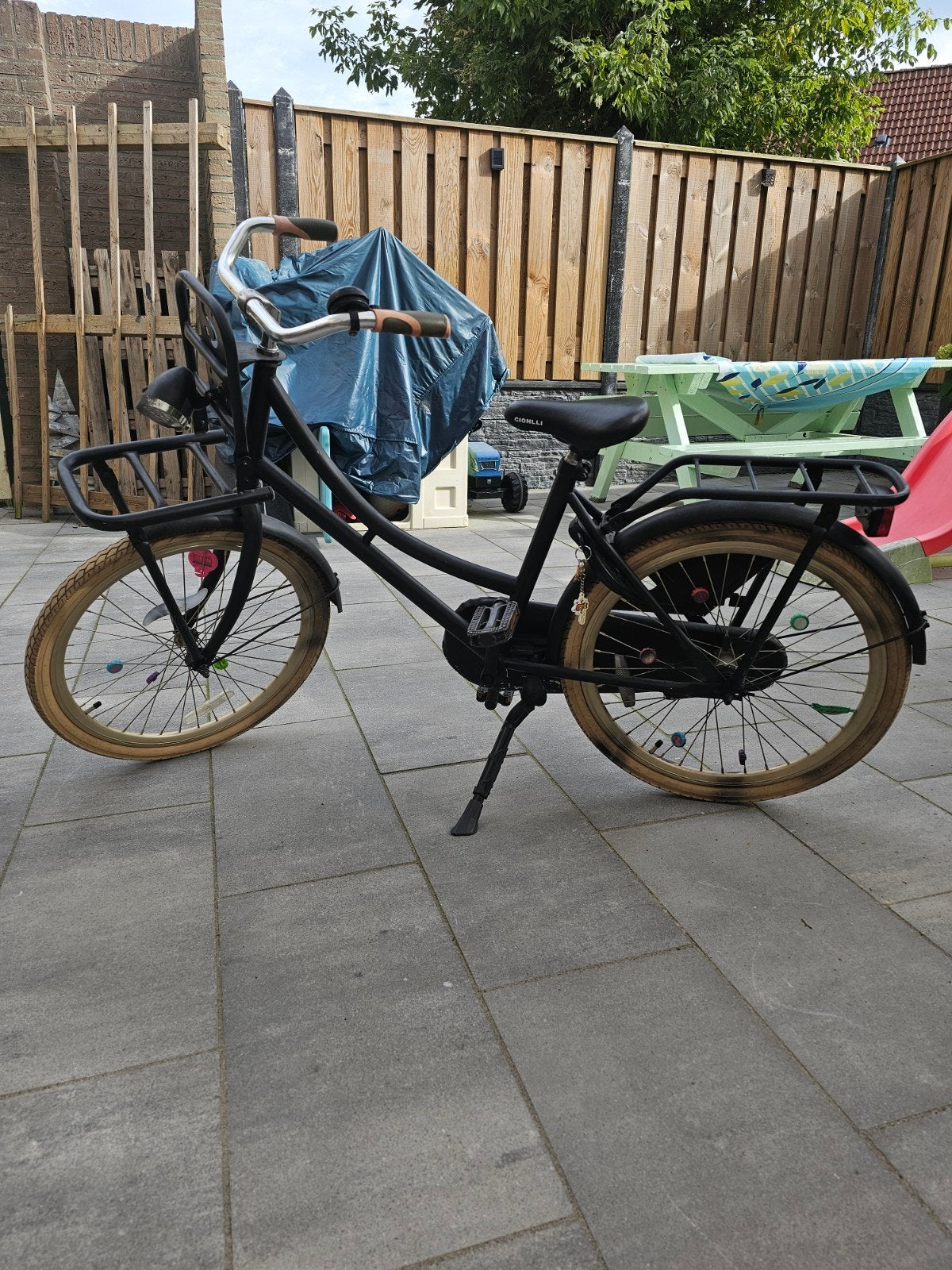 Meisjes opoe fiets 22 inch - goed gebruikt, degelijk, Ophalen, Gebruikt, Terugtraprem, 20 inch of meer