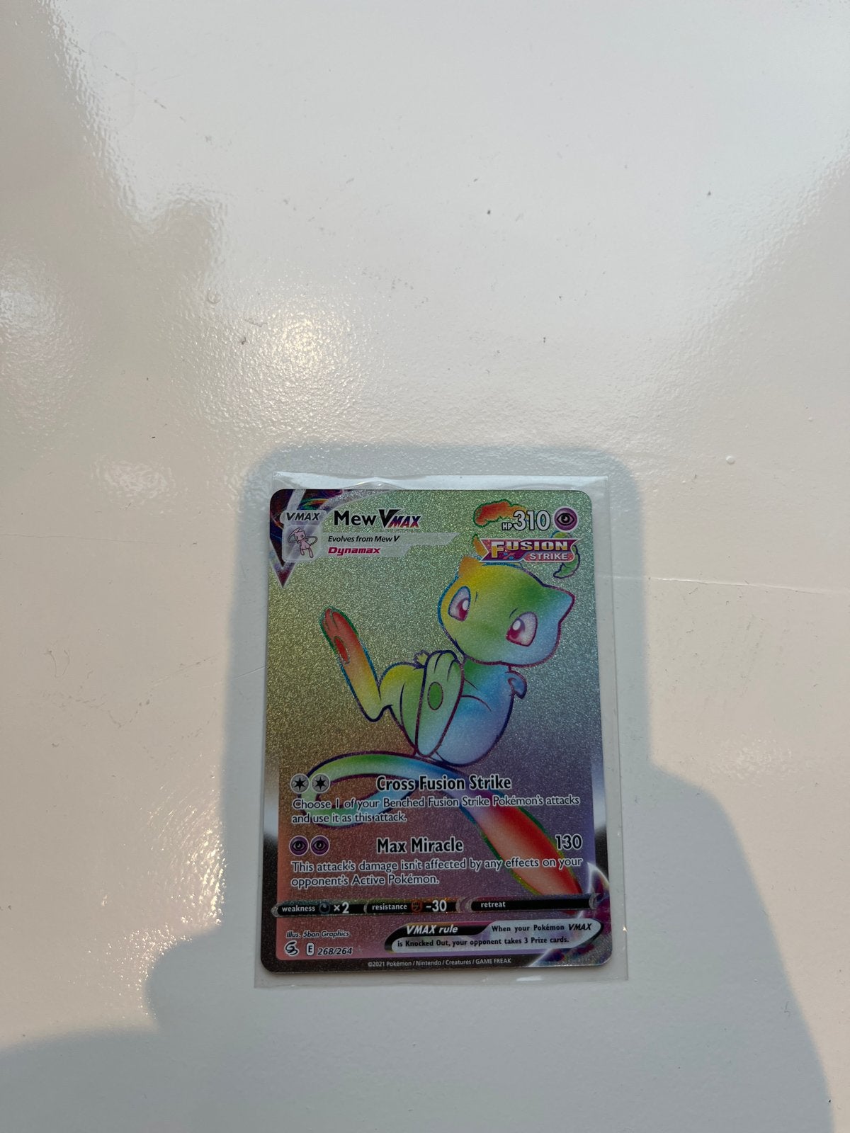 Mew VMAX Rainbow Rare Pokémon Kaart (Fusion Strike), Ophalen of Verzenden, Zo goed als nieuw, Losse kaart, Foil