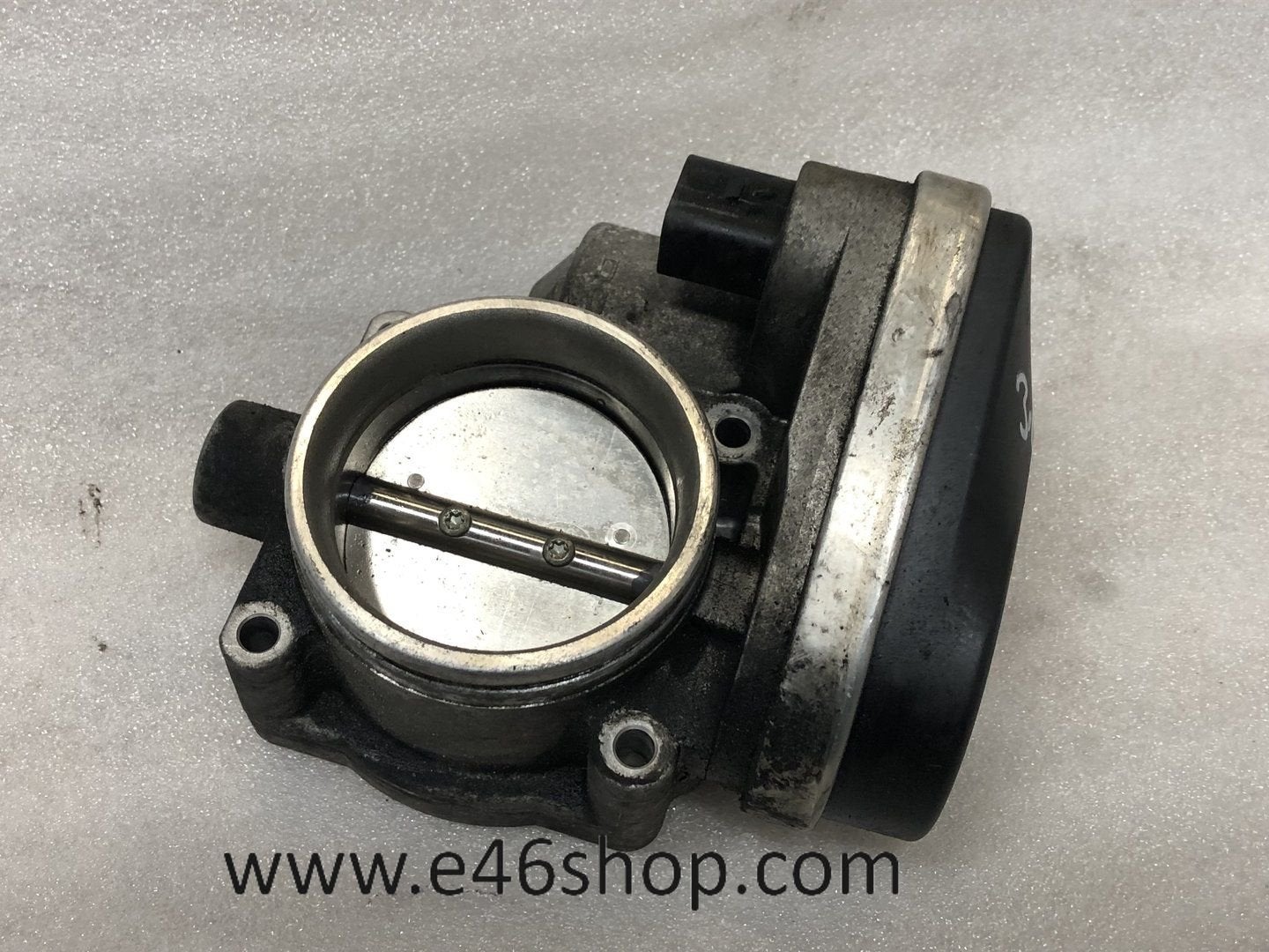 GASKLEPHUIS BMW E46 316i 318i N42 OE 1439224, Gebruikt, -, -, Ophalen of Verzenden